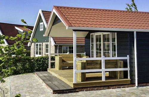 Bant House | Cosy apartment in villa for 4 guests with WIFI, TV, pets allowed and parking