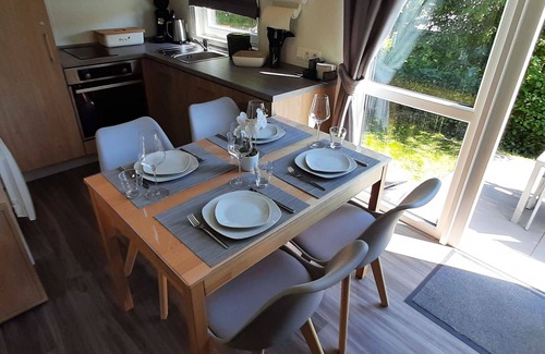Wemding House | Cosy apartment in villa for 4 people with A/C, WIFI, TV and terrace
