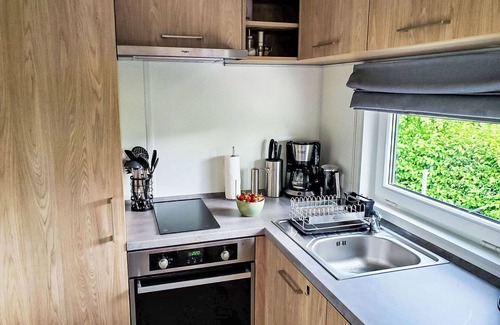 Wemding House | Cosy apartment in villa for 4 people with WIFI, A/C, TV, terrace and parking