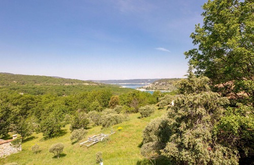 Bauduen Villa | Cosy apartment in villa for 6 people with WIFI, TV, terrace, pets allowed and panoramic view