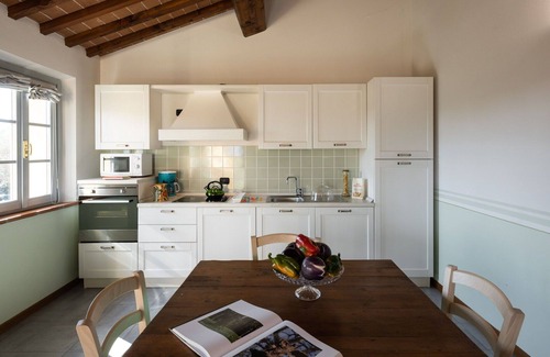 Larciano House | Cosy apartment in villa for 2 people with pool, A/C, WIFI and TV