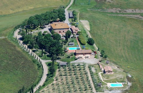Peccioli Villa | Cosy apartment in villa for 4 people with pool, WIFI and panoramic view