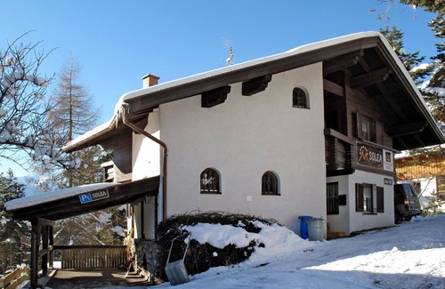 Imst House | Cosy apartment in villa for 8 guests with WIFI, TV, terrace, pets allowed and panoramic view