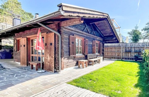 Imst House | Cosy apartment in villa for 8 guests with WIFI, TV, terrace, pets allowed and panoramic view