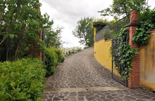 Gattaia Villa | Cosy apartment in villa for 4 people with A/C, WIFI, pool, pets allowed, panoramic view and park.