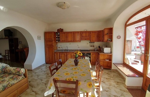 Fiaiano Apartment | Cosy apartment for 9 people with WIFI, A/C, TV and terrace