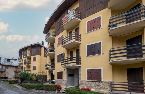 Limone Piemonte Apartment | Cosy apartment for 4 guests with WIFI, TV, patio and pets allowed