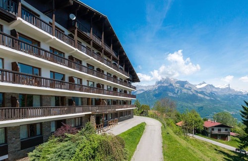 Combloux Apartment | Cosy Apartment! Terrace and pool! # GC19