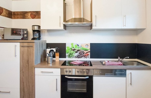 Goessweinstein Apartment | Cosy apartment with terrace and garden access in a quiet wooded area