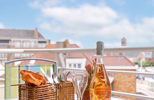 Mariakerke Apartment | Cosy apartment with 2 terraces right at the beach