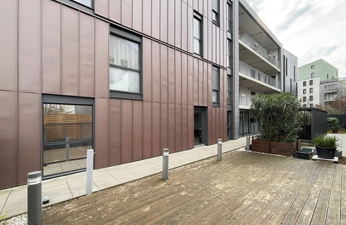 Saint-Denis Apartment | Cosy apartment with loggia and private parking