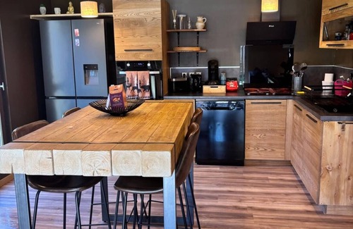 Sallanches Apartment | Cosy apartment with sunny terrace 3 mns from town center