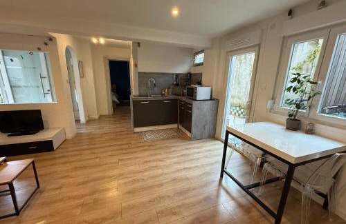 Neudorf Ouest Apartment | Cosy appart dans maison à Neudorf proche centre ville avec terrasse