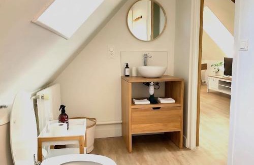 Evreux Apartment | Cosy appartement, parking gratuit proche centre