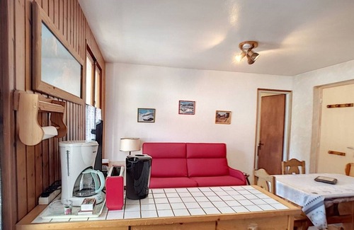 Les Gets Apartment | Cosy Apt for 4, Wi-Fi, Balcony, Near Ski Slopes & Village - Les Gets