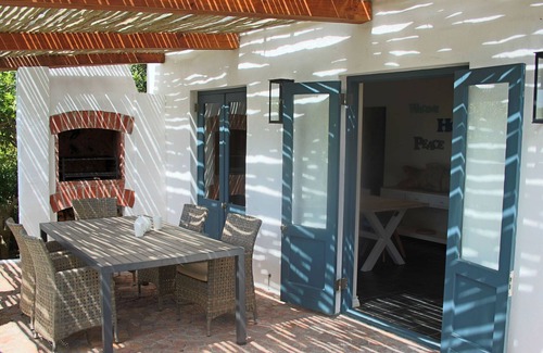 Vermont House | Cosy Beach House in Hermanus just 100 meters from the sea