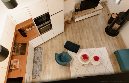 Arbonne-la-Foret House | Cosy Blue House in the heart of the forest, rated 4* Private gym in accommodation