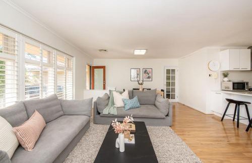 Brighton House | Cosy Brighton Apartment close to Church St