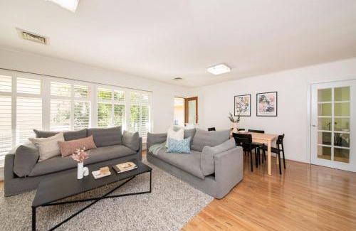 Brighton House | Cosy Brighton Apartment close to Church St