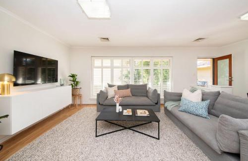 Brighton House | Cosy Brighton Apartment close to Church St