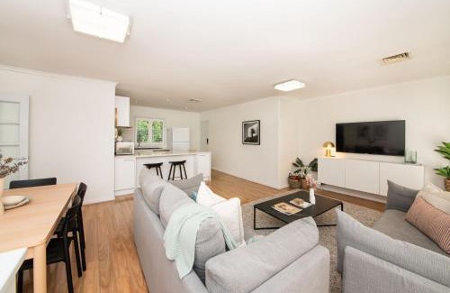 Brighton House | Cosy Brighton Apartment close to Church St