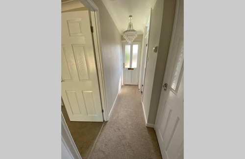 Trimley House | Cosy Bungalow Near Open Countryside