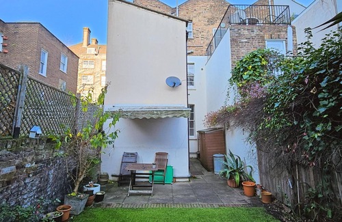 Regent's Park Apartment | Cosy Camden - 3 Bed Garden Flat for Families and Pets