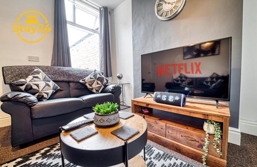 Stoke-on-Trent House | Cosy Carlton