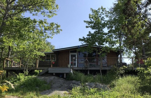 Pointe au Baril Cottage | Cosy Cedar Cottage -Georgian Bay