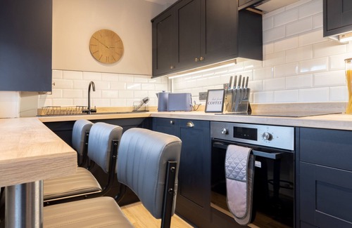 Ormeau House | Cosy Central Victorian Home! - Fresh, modern and quiet.