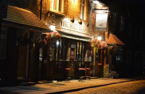 Folkestone House | Cosy, Christmas & New Year Luxury breaks - , 2 min from sea in Folkestone