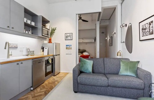 Auckland Central Business District House | Cosy & Comfy studio on Queen St. by Zodiak Stays
