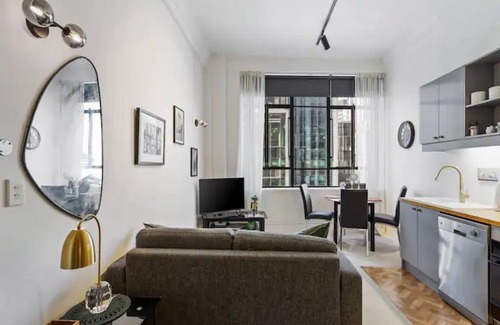 Auckland Central Business District House | Cosy & Comfy studio on Queen St. by Zodiak Stays