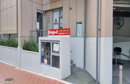 Auckland Central Business District House | Cosy & Comfy studio on Queen St. by Zodiak Stays