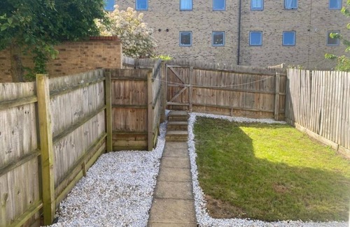 Cambridge House | Cosy & Contemporary 4BDR Chesterton House w High Speed WIFI,Gardern & Parking