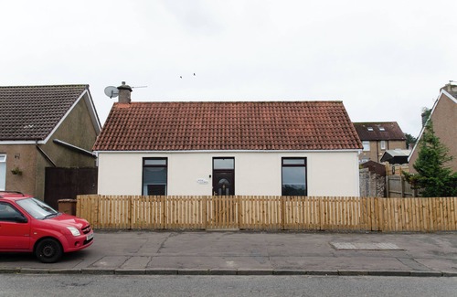 Bathgate House | Cosy Cottage in Armadale West Lothian.