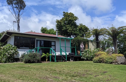 Papamoa Cottage | Cosy cottage just 7 mins from beach!