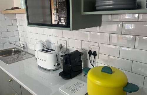 Claremont Villa | Cosy Cottage on Newlands Rd