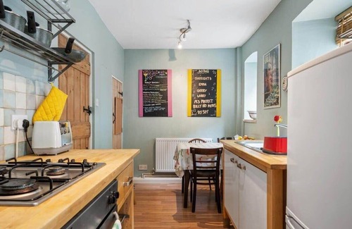 Plymouth Cottage | Cosy Cottage with Garden, Plymouth