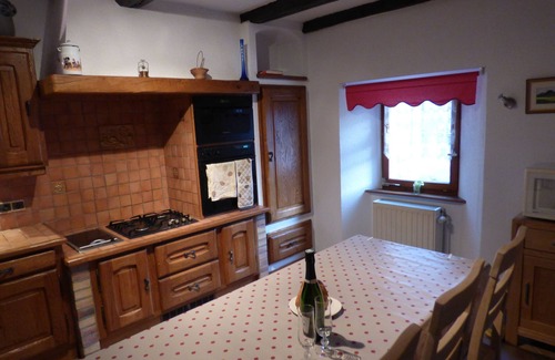 Neuve-Eglise House | Cosy country cottage with mountain views, Wi-Fi, log burner, workspace, pets