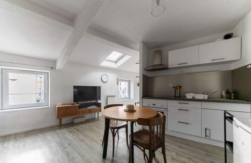 Blatin Apartment | Cosy designer apartment, downtown