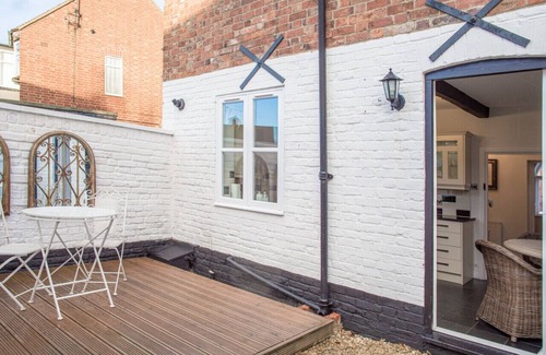 Tewkesbury Cottage | Cosy Detached 2 Bed Cottage in Tewkesbury Centre