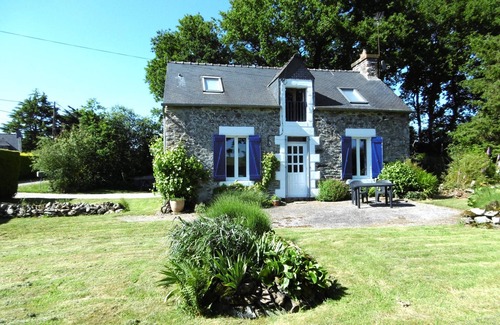 Kerfourn Cottage | Cosy detached stone cottage with garden and parking