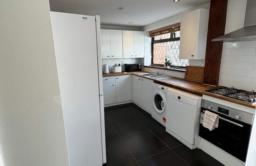 Plaistow South House | Cosy Double Room 4, Mins Walk to Underground, Close to Heart of London