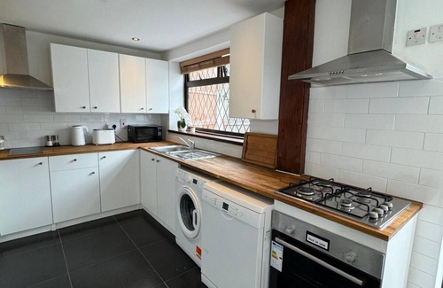 Plaistow South House | Cosy Double Room 4, Mins Walk to Underground, Close to Heart of London
