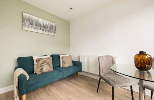 Acton Apartment | Cosy Double Room in Acton