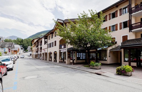 Brides-les-Bains Apartment | Cosy duplex 2 bedrooms with balcony, parking and WiFi