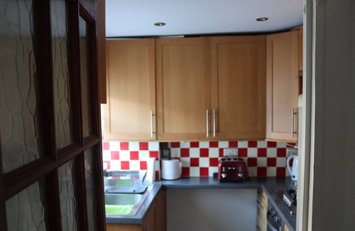 Addiscombe House | Cosy Entire 3-Bed House w/ Garden and fast Wi-fi