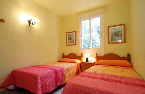 Crestatx Cottage | Cosy Family Villa With Pool & Garden