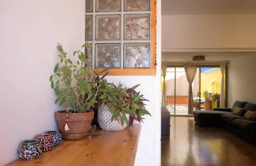 Eilat House | Cosy Family Home & Garden in Eilat